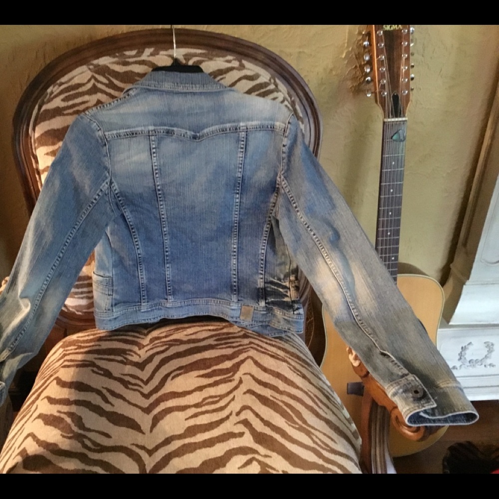 “Guess” Ladies Jean jacket - Picture 2 of 2
